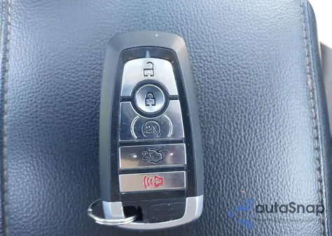 2019 Ford Fusion Hybrid Titanium from USA, damaged, VIN 3FA6P0RUXKR141565